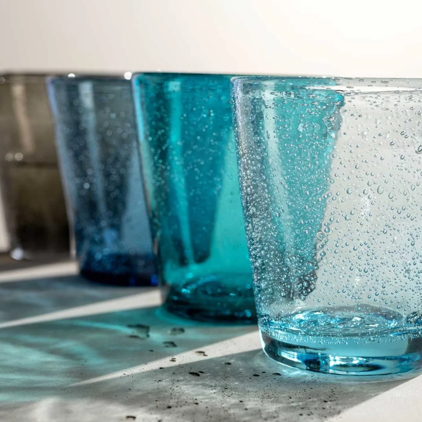 Trinkglas BURANO 330 ml kalte Farben 4er-Set*LEONARDO Best